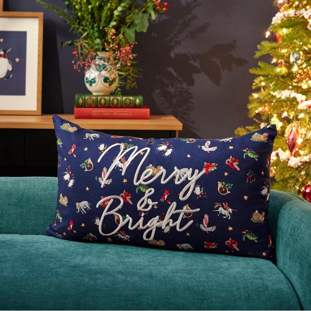 NWOT Vera Bradley Women's Cotton Lumbar Support Throw Pillow.